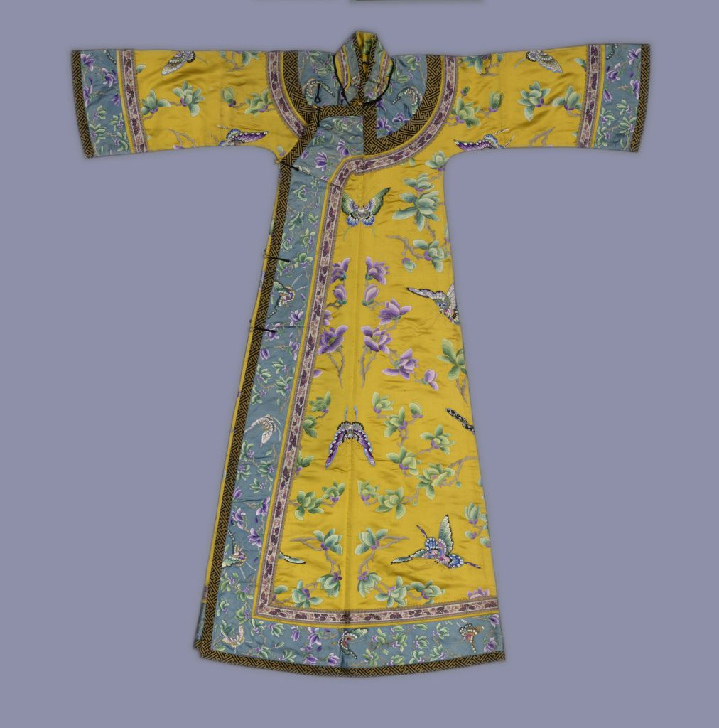 图片[1]-Bright yellow satin embroidered gardenia butterfly clip shirt-China Archive